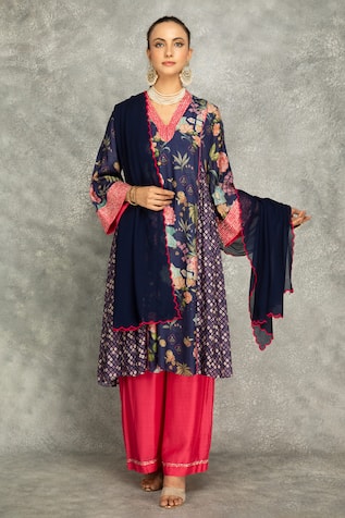 Tanu Malhotra Blue Side Panel Buti Kurta Set 