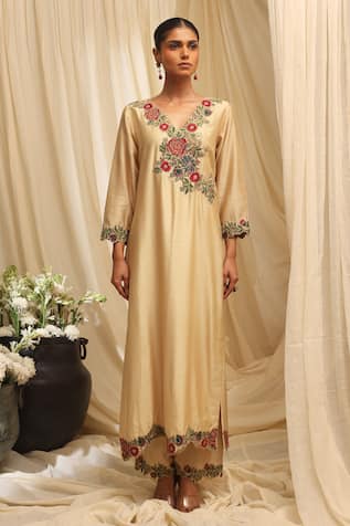 Ekru Botanic Cluster Kurta Set 