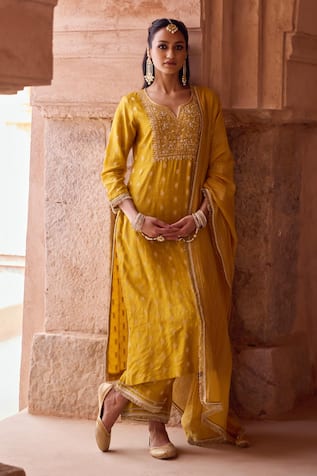 Kritika Dawar Dabka Embroidered Yellow Kurta Set 