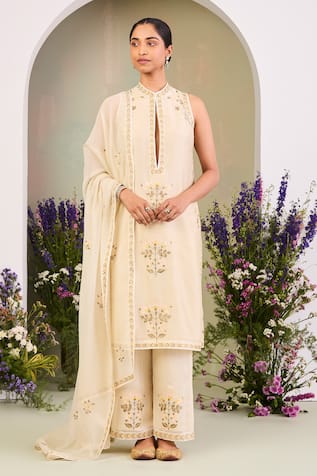Sue Mue Floral Embroidered Kurta Set 