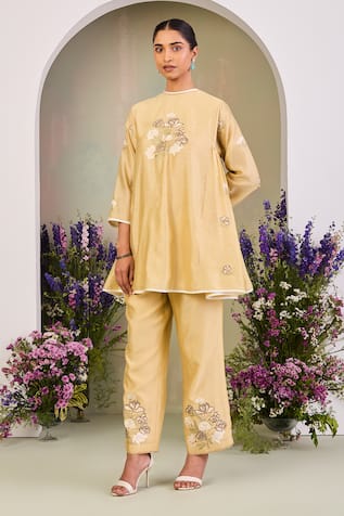 Sue Mue Pastel Yellow Floral Embroidered Kurta Set 