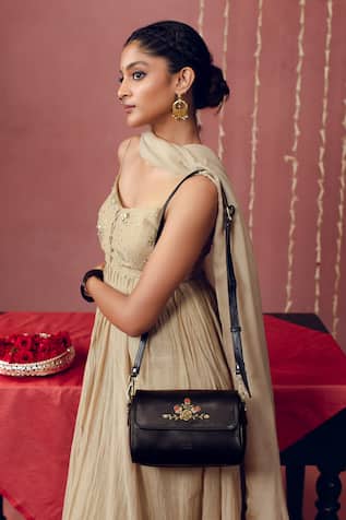 Zari Roses Retro Style Flap Sling 