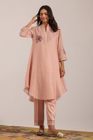 OMI Pink Chanderi Embroidered Kurta Set 
