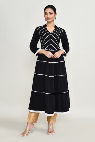 Abbaran Black Embroidered Kurta Set  