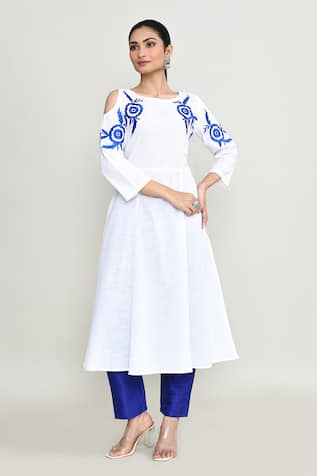 Abbaran White Embroidered Kurta Set  