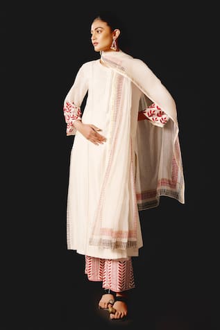 Devnaagri Ivory Chanderi Kurta Pant Dupatta Set 