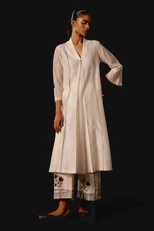 Devnaagri Ivory Silk Chanderi Kurta Set 