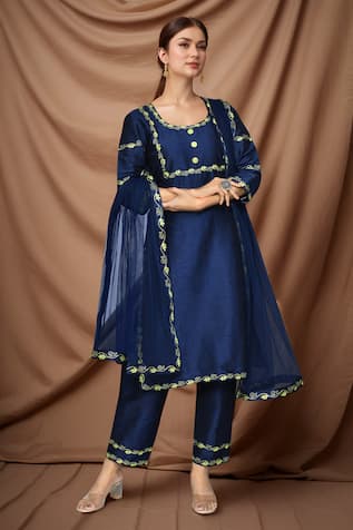 Samyukta Singhania Aari Floral Vine Work Kurta Pant Set 