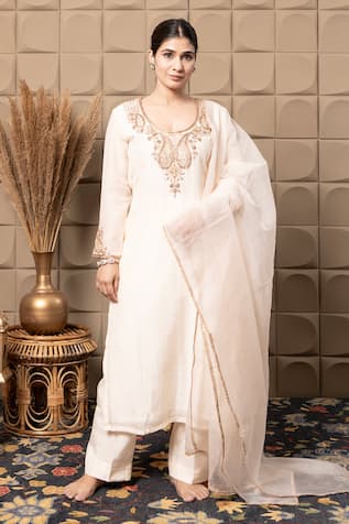 LABEL FLAMINGO BY VRINDA Ivory Zardozi Embroidered Kurta Set 