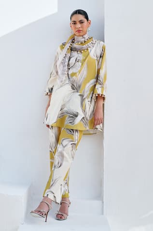 Rainas Mustard Bloom Kurta Pant Set 