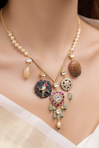 Yoshika Pendant Necklace 
