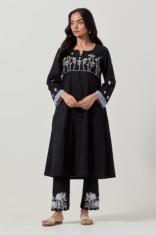 Priya Chaudhary Black Cotton Embroidered Kurta Pant Set 