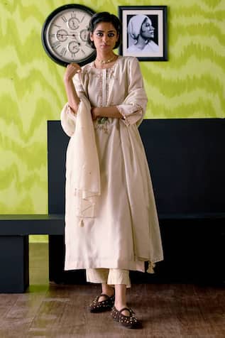 Deep Thee Ivory Chanderi Kurta Set with Dupatta 