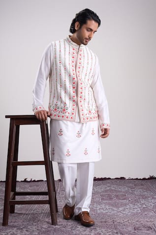 Sanjev Marwaaha Ivory Embroidered Kurta Set 