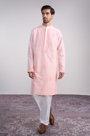 Sanjev Marwaaha Peach Embroidered Kurta Set 