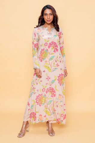 Sajeda A Lehry Hand Embroidered Floral Kurta & Pant Set 