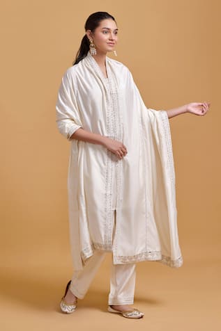 Gulabo By Abu Sandeep Off White Modal Chanderi Dupatta 