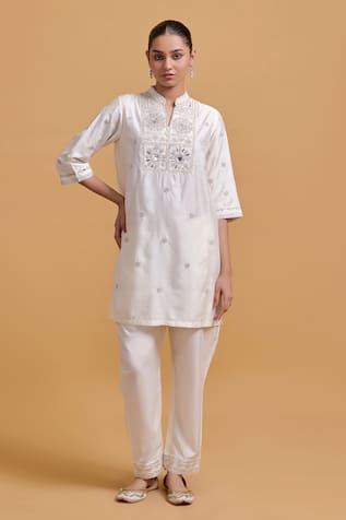 Gulabo By Abu Sandeep Embroidered Off White Kurta Pant Set 