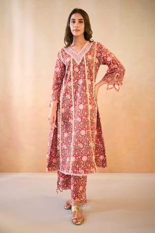 Nero India Rosy Chintz Cutwork Cotton Kurta & Pants 