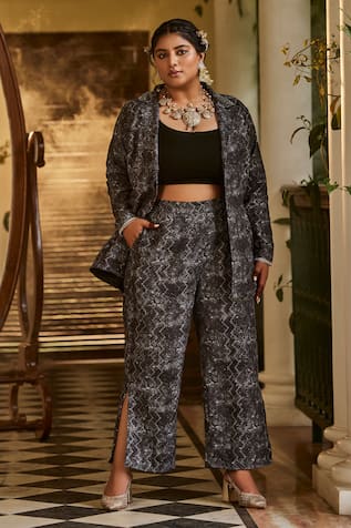 Mamicha Black Embroidered Blazer & Pant Set 