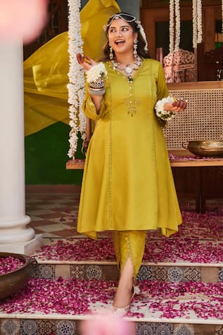 Mamicha Dark Lime Green Kurta Pant Set 
