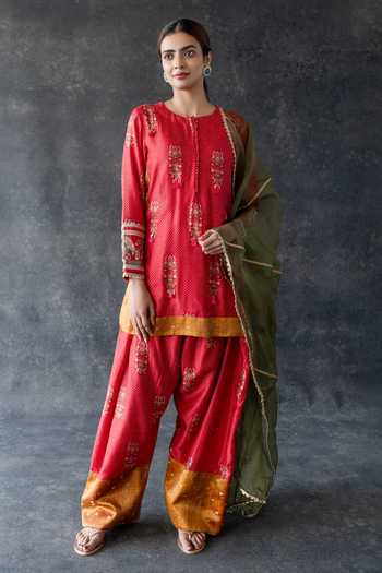 Shachi Sood Red Hand Embroidered Kurta Set 