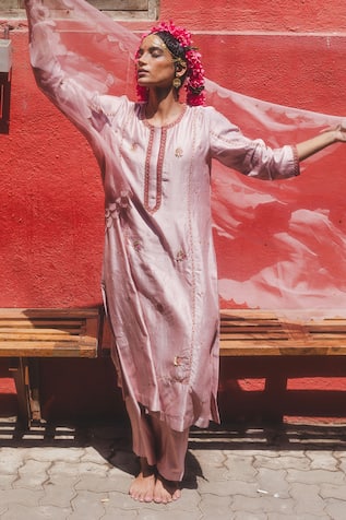 Label Earthen Gulab Gully Kurta Set 