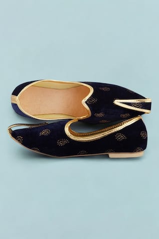 Paisley Print Velvet Juttis 