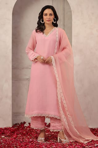 Anshu Wadhwa Chanderi Pink Kurta Set With Dupatta 