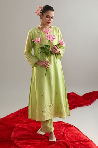 Anantaa By Roohi X AZA Green Silk Chanderi Embroidered Kurta & Pant Set 