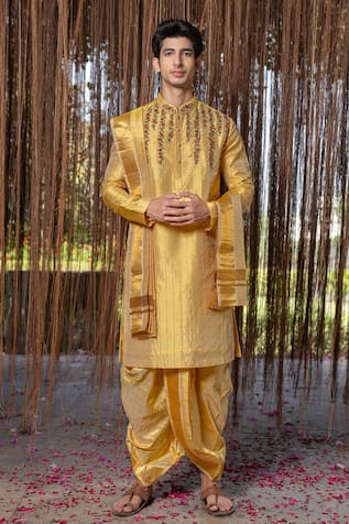 Hilo Design Gold Machine Kanjivaram Pattu Set 