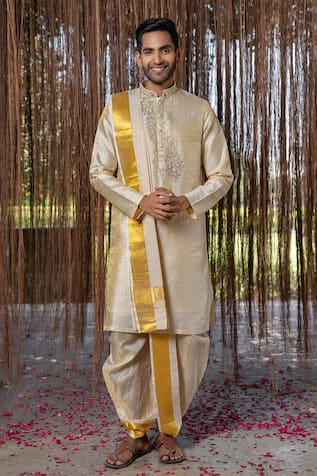 Hilo Design Cream Kanjivaram Embroidered Pattu Set 