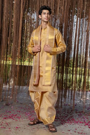 Hilo Design Gold Kanjivaram Embroidered Pattu Set 