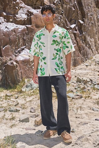 Dash And Dot Washed Textured Black Pant 