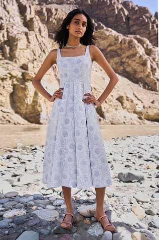 Dash And Dot Floral Flared Midi Dress 