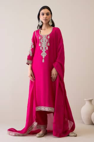 Roohbyridhimaa Jalsa Embroidered Kurta Set 