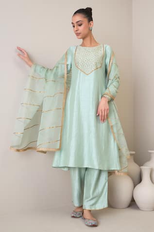 Roohbyridhimaa Jaziraa Embroidered Kurta Set 