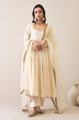 Roohbyridhimaa Mallika Embroidered Cotton Anarkali Set 