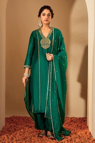 Roohbyridhimaa Zardozi Embroidered Kurta Set 