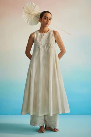 Ahmev Ivory Striped Chanderi Kurta Set 