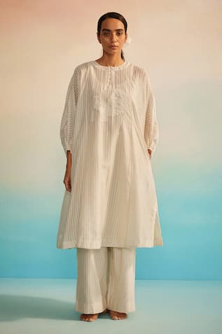 Ahmev Ivory Chanderi Iki Dolman Kurta Set 
