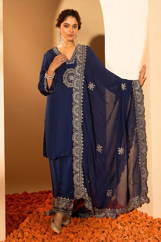 Roohbyridhimaa Anadh Zari Mandala Embroidered Kurta Pant Set 
