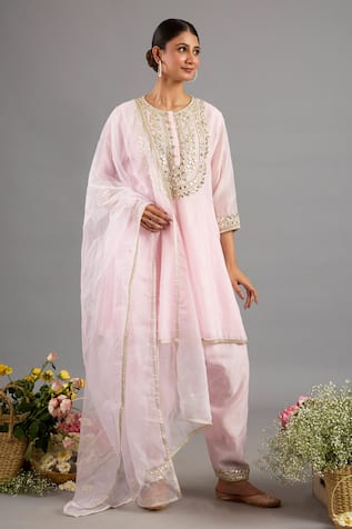 Saina Kapoor Baby Pink Embroidered Kurta Set 