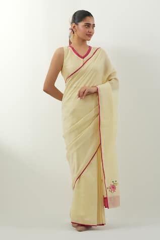 Vinusto Floral Applique Butter Yellow Saree Set 