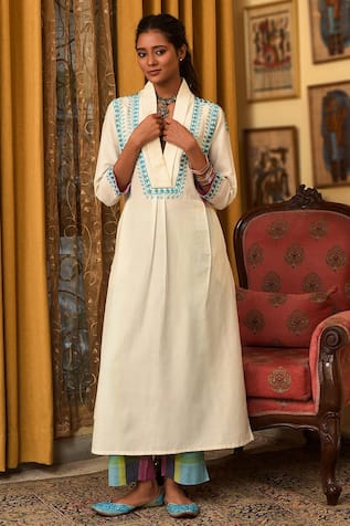 Nuhh Ivory Handwoven Cotton Kurta & Pant Set 