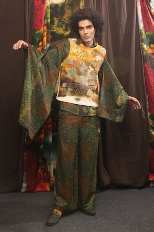 Til Green Freckle Cape Shawl 