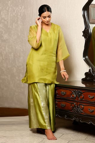 Eeda Green Silk Organza Kurta & Chiniya Silk Pant 
