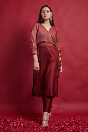 Vinusto Maroon High Slit Kurta & Pants Set 