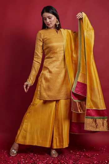 Vinusto Zig-Zag Zari Weaves Chanderi Kurta Set 