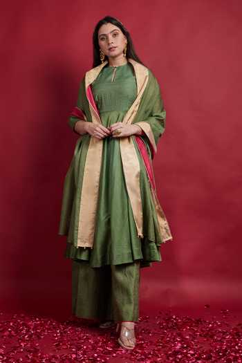 Vinusto Olive Green Halterneck Anarkali Kurta Set 